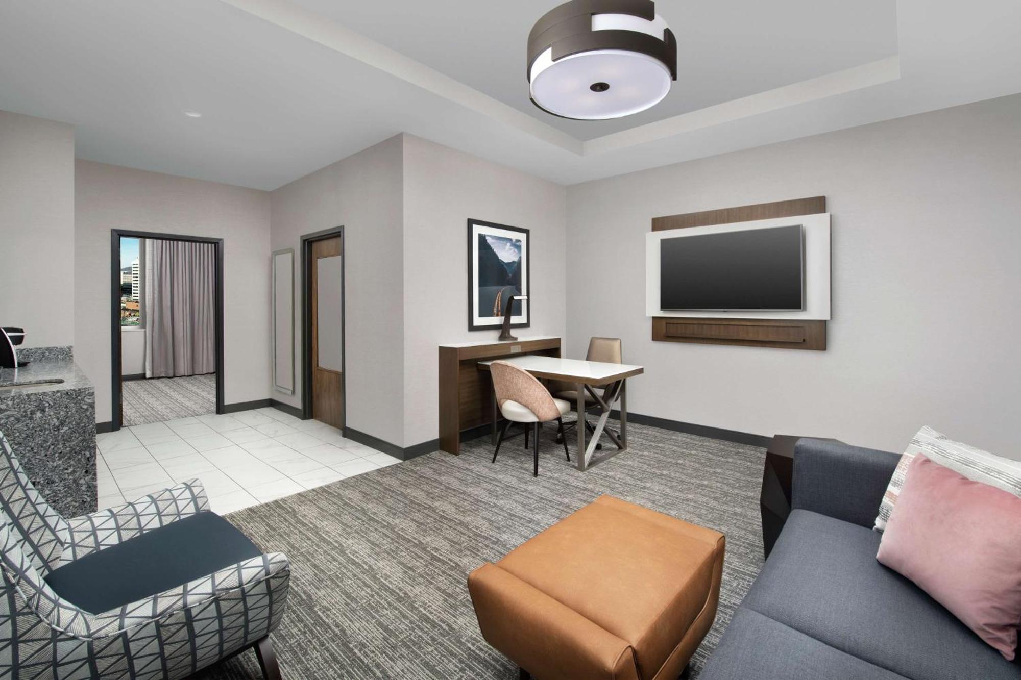 Two-Room Queen Suite with Two Queen Beds
